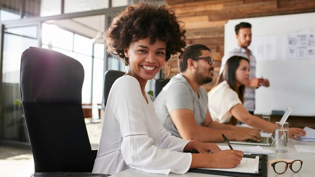 O que você acha de ter a empresa dos sonhos dos colaboradores? Assim, você garante os melhores talentos e uma alta retenção. Então, confira o post com 7 práticas para construir a empresa ideal.
